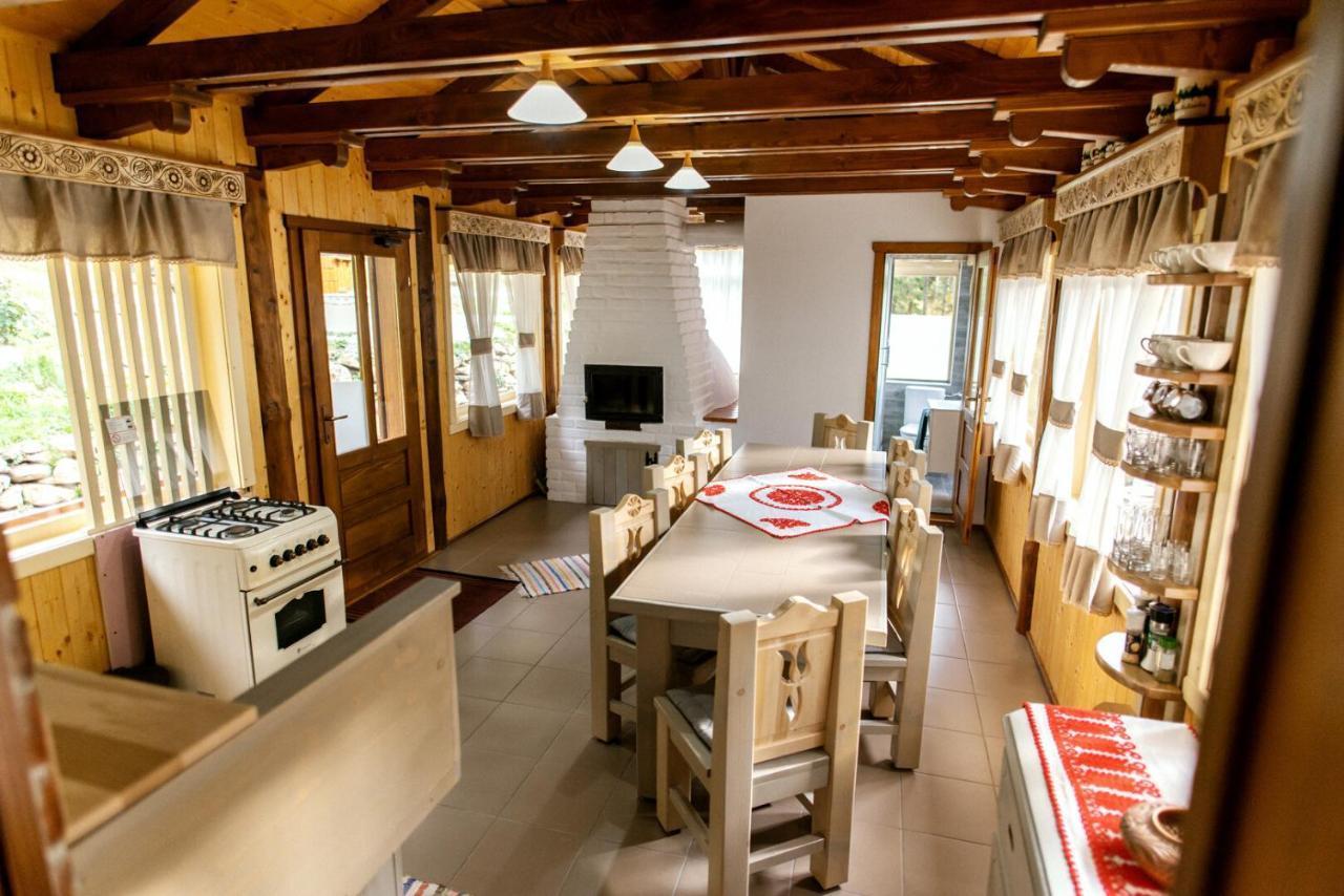Fantazia Kulcsoshaz Villa Ciumani ภายนอก รูปภาพ